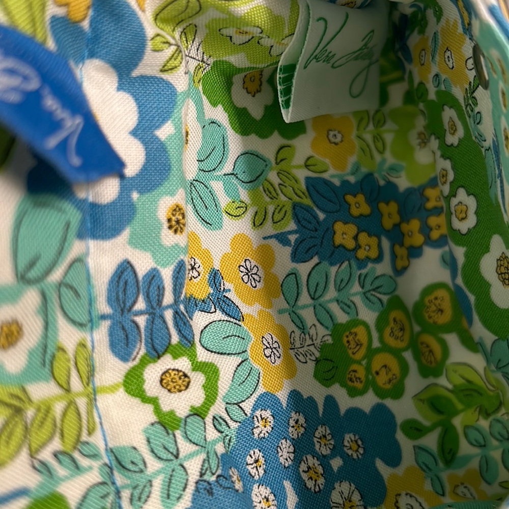 NWOT Vera Bradley Floral Bifold Wallet - Picture 6 of 9